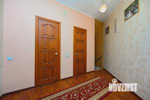 Дом 235м², 3-этажный, участок 8 сот.  