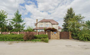 Дом 490м&sup2;, 4-этажный, участок 13 сот.  