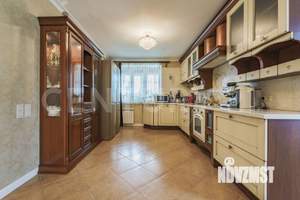 Коттедж 490м&sup2;, 4-этажный, участок 13 сот.  