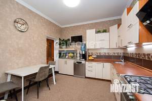 Таунхаус 187м², 3-этажный, участок 1 сот.  