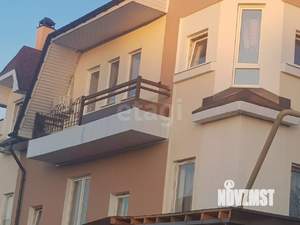 Дом 500м&sup2;, 3-этажный, участок 10 сот.  