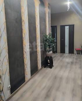 Дом 500м&sup2;, 3-этажный, участок 10 сот.  