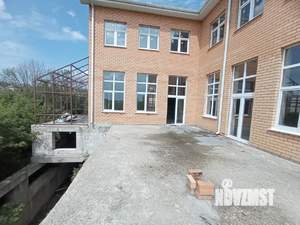 Дом 1227м², 4-этажный, участок 25 сот.  