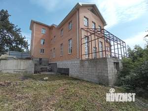 Дом 1227м², 4-этажный, участок 25 сот.  