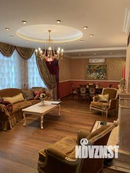 Коттедж 321м², 3-этажный, участок 3 сот.  