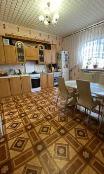 Дом 182м², 2-этажный, участок 11 сот.  