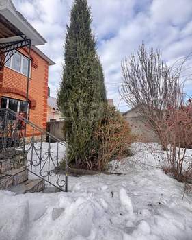 Дом 300м&sup2;, 2-этажный, участок 15 сот.  