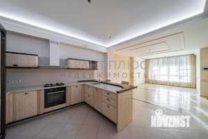 Таунхаус 201м², 3-этажный, участок 1 сот.  