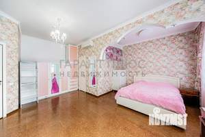 Дом 374м&sup2;, 3-этажный, участок 8 сот.  