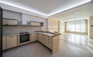 Дом 201м², 3-этажный, участок 1 сот.  