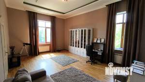 Дом 846м&sup2;, 2-этажный, участок 10 сот.  