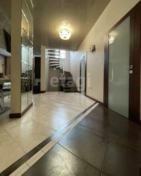 Дом 350м², 3-этажный, участок 8 сот.  
