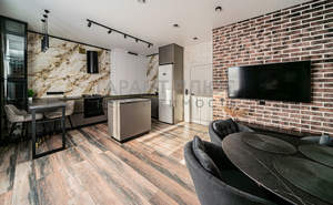 Дом 250м&sup2;, 2-этажный, участок 10 сот.  