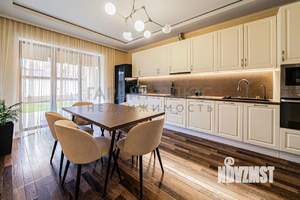 Дом 192м&sup2;, 2-этажный, участок 6 сот.  