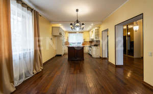 Дом 316м&sup2;, 3-этажный, участок 7 сот.  