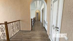 Дом 846м&sup2;, 2-этажный, участок 10 сот.  