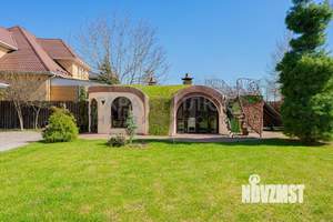 Дом 374м&sup2;, 3-этажный, участок 8 сот.  