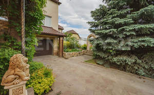 Дом 490м&sup2;, 4-этажный, участок 13 сот.  