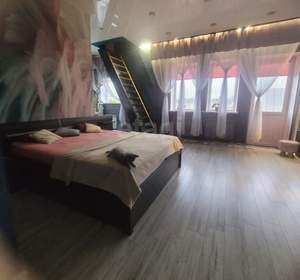 Дом 500м&sup2;, 3-этажный, участок 10 сот.  