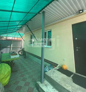 Дом 90м&sup2;, 2-этажный, участок 1 сот.  