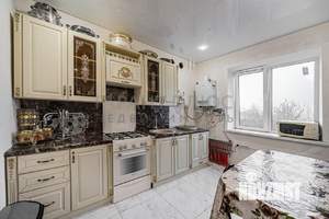 Коттедж 214м&sup2;, 2-этажный, участок 10 сот.  