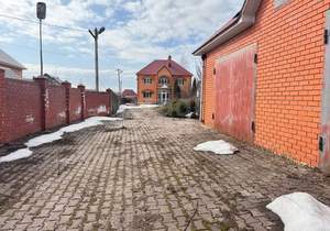 Дом 300м&sup2;, 2-этажный, участок 15 сот.  