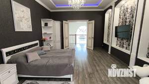 Дом 846м&sup2;, 2-этажный, участок 10 сот.  