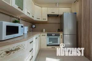 2-к квартира, посуточно, 60м2, 2/17 этаж