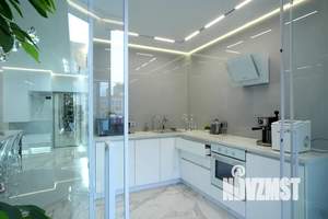 Студия квартира, посуточно, 44м2, 7/19 этаж