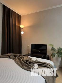 1-к квартира, посуточно, 38м2, 7/10 этаж