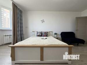 1-к квартира, посуточно, 37м2, 8/18 этаж