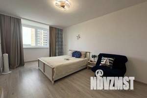 1-к квартира, посуточно, 37м2, 8/19 этаж