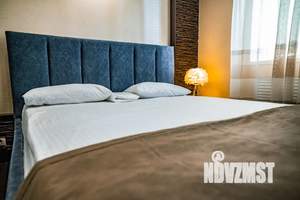 Студия квартира, посуточно, 52м2, 4/5 этаж