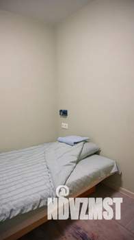 Студия квартира, посуточно, 44м2, 1/5 этаж