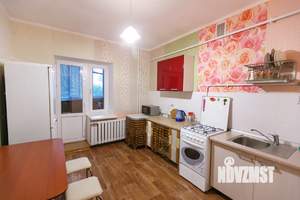 1-к квартира, посуточно, 43м2, 2/10 этаж