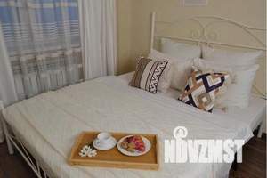 1-к квартира, посуточно, 40м2, 13/22 этаж