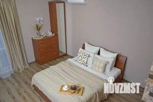 Студия квартира, посуточно, 35м2, 11/13 этаж