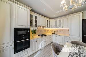 4-к квартира, вторичка, 140м2, 9/10 этаж