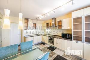 4-к квартира, вторичка, 146м2, 10/16 этаж