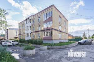 2-к квартира, вторичка, 63м2, 1/3 этаж