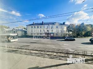 2-к квартира, вторичка, 61м2, 1/4 этаж