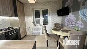2-к квартира, вторичка, 57м2, 1/10 этаж
