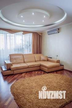 4-к квартира, вторичка, 130м2, 2/8 этаж