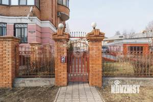 3-к квартира, вторичка, 140м2, 2/8 этаж