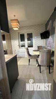2-к квартира, вторичка, 57м2, 1/10 этаж