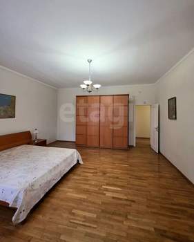 4-к квартира, вторичка, 152м2, 2/5 этаж