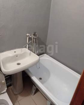 1-к квартира, вторичка, 12м2, 5/5 этаж