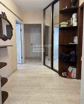 2-к квартира, вторичка, 52м2, 1/10 этаж