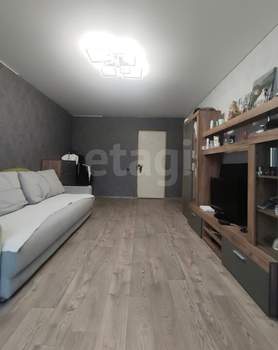2-к квартира, вторичка, 58м2, 1/10 этаж