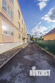 2-к квартира, вторичка, 63м2, 1/3 этаж